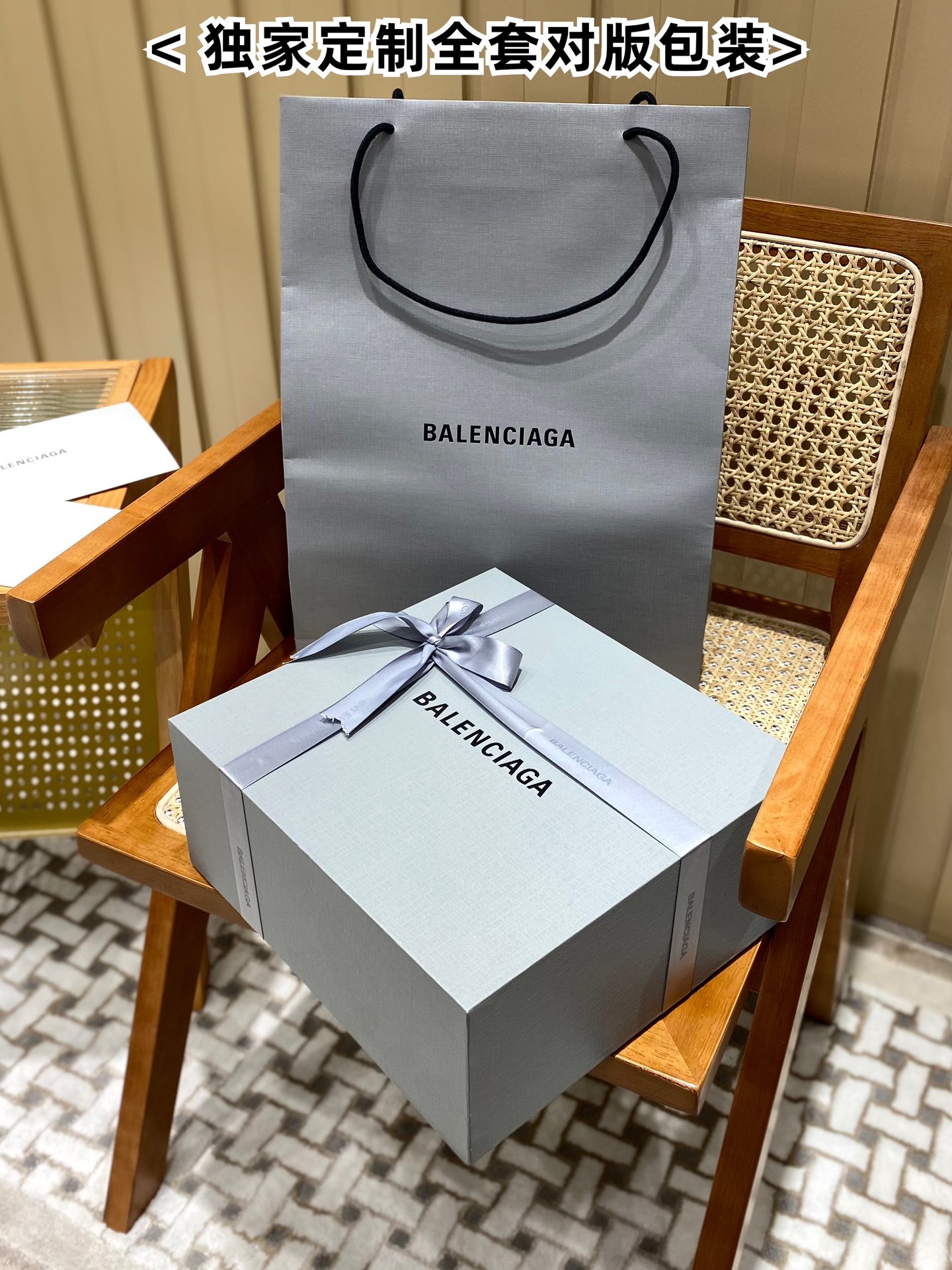 Balenciaga Hourglass XS 19CM BAG 鳄鱼纹沙漏包 592833白色/金扣