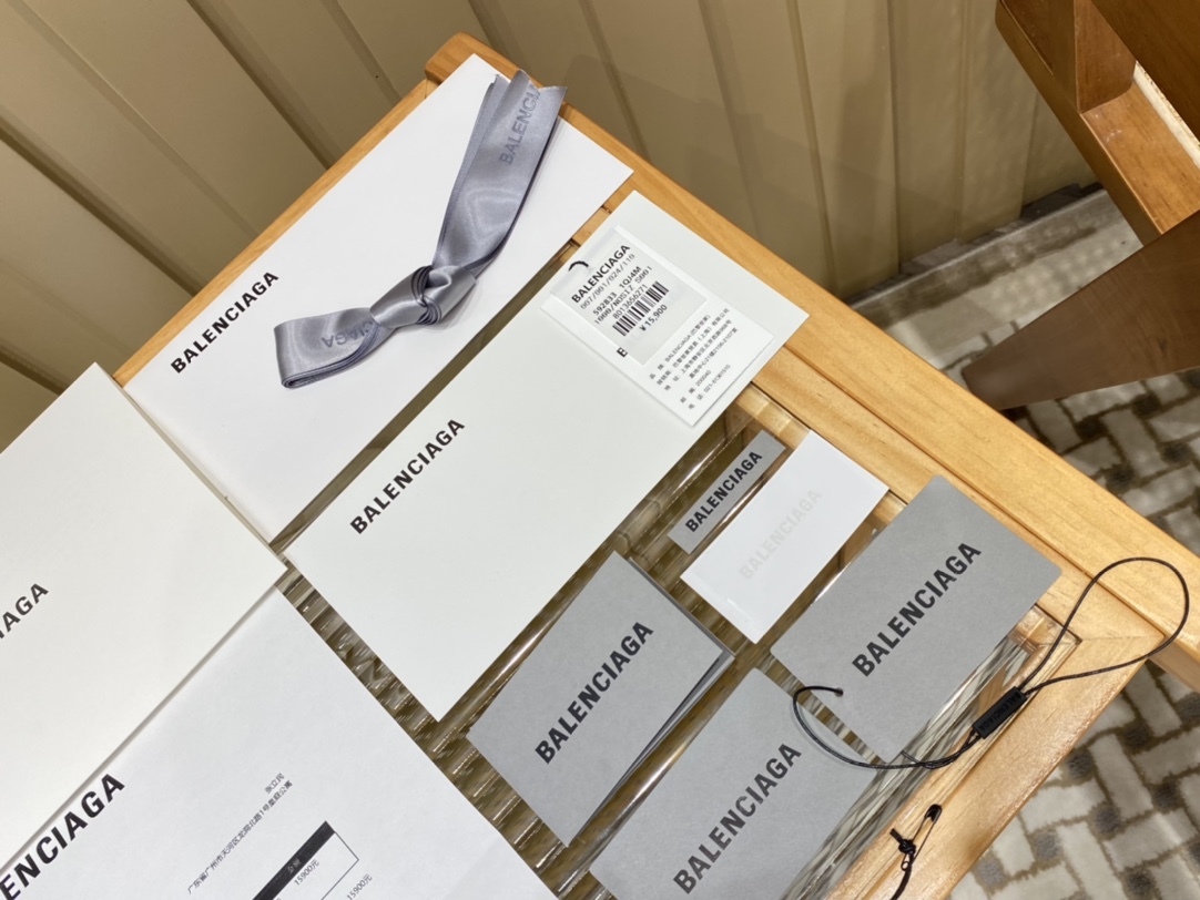 Balenciaga Hourglass XS 19CM BAG 鳄鱼纹沙漏包 592833红色/红扣