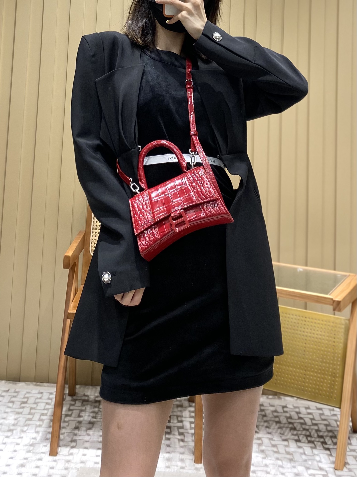 Balenciaga Hourglass XS 19CM BAG 鳄鱼纹沙漏包 592833红色/红扣
