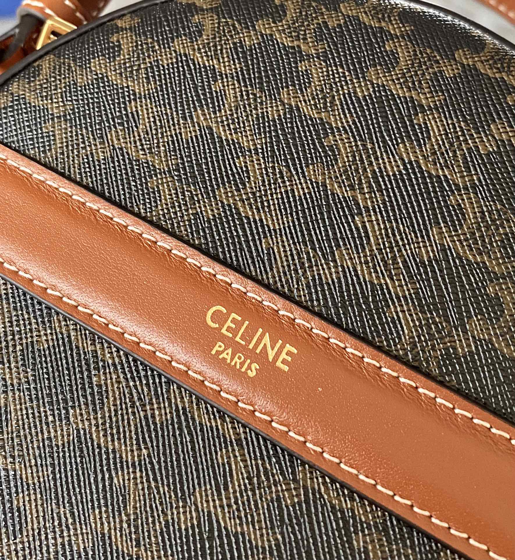 CELINE赛琳凯旋门老花圆饼包10342