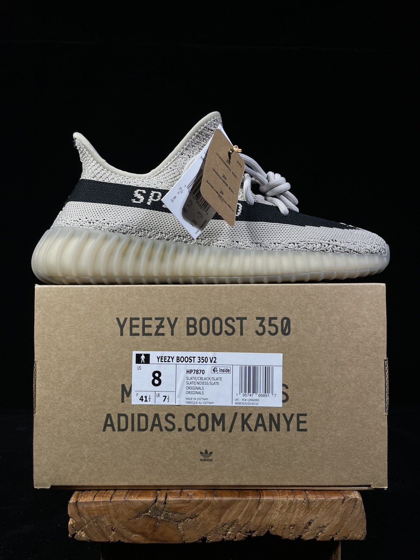 Yeezy 350v2米黑油漆条！最强性价比版本懂货的看鞋型一眼便知 不用赘述货号：hp-7990 尺码