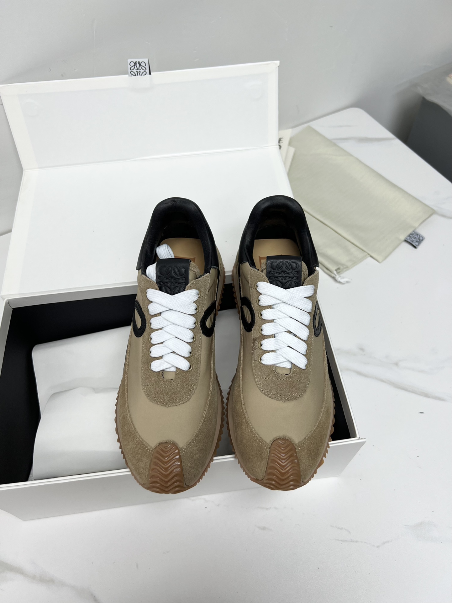Zapatillas ➕🤍Loewe/Loewe Flow Forrest para hombre Material y artesanía: Gamuza/piel de vaca original ➕tela d…