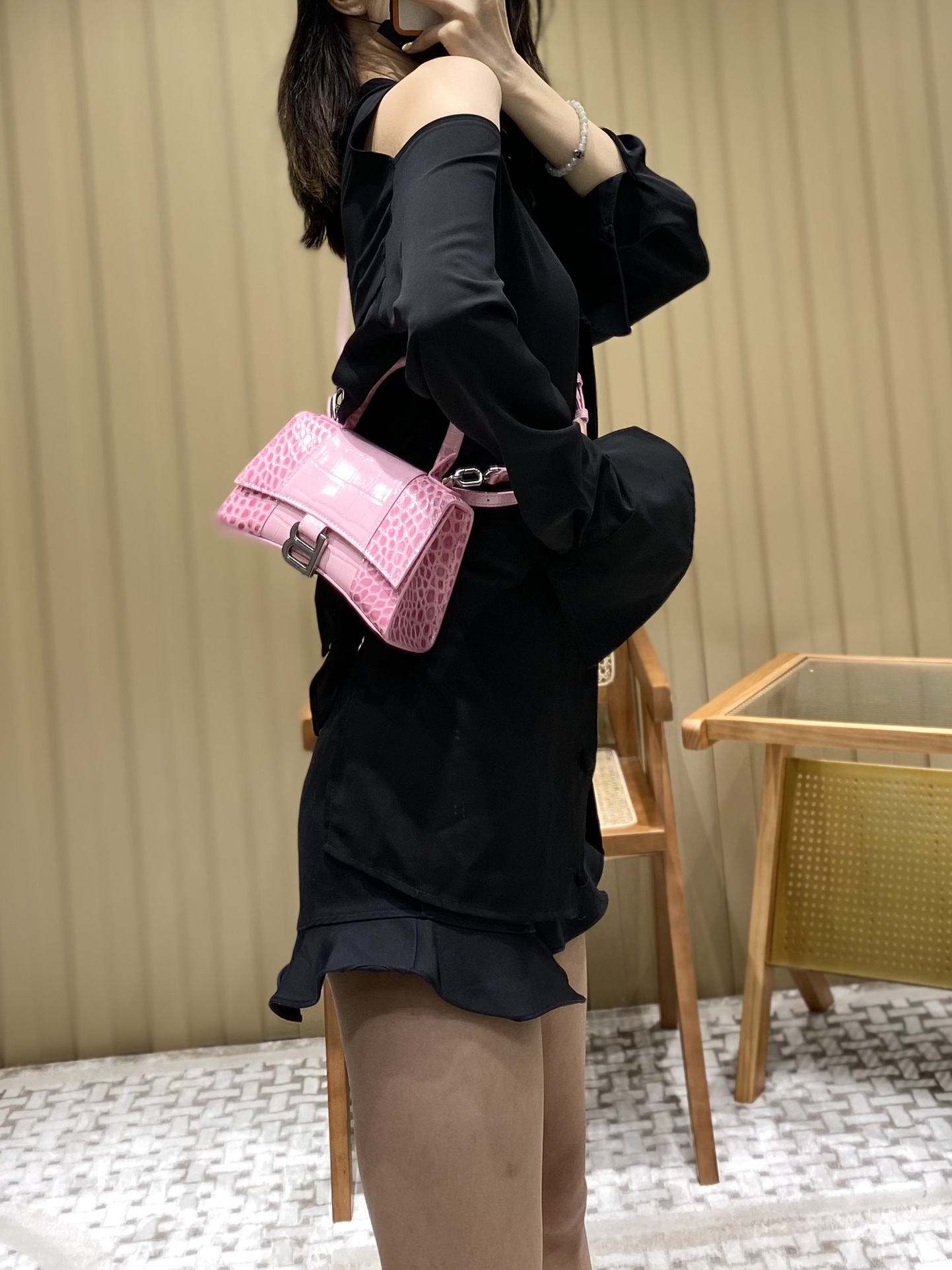 Balenciaga Hourglass XS 19CM BAG 鳄鱼纹沙漏包 592833樱花粉/银扣