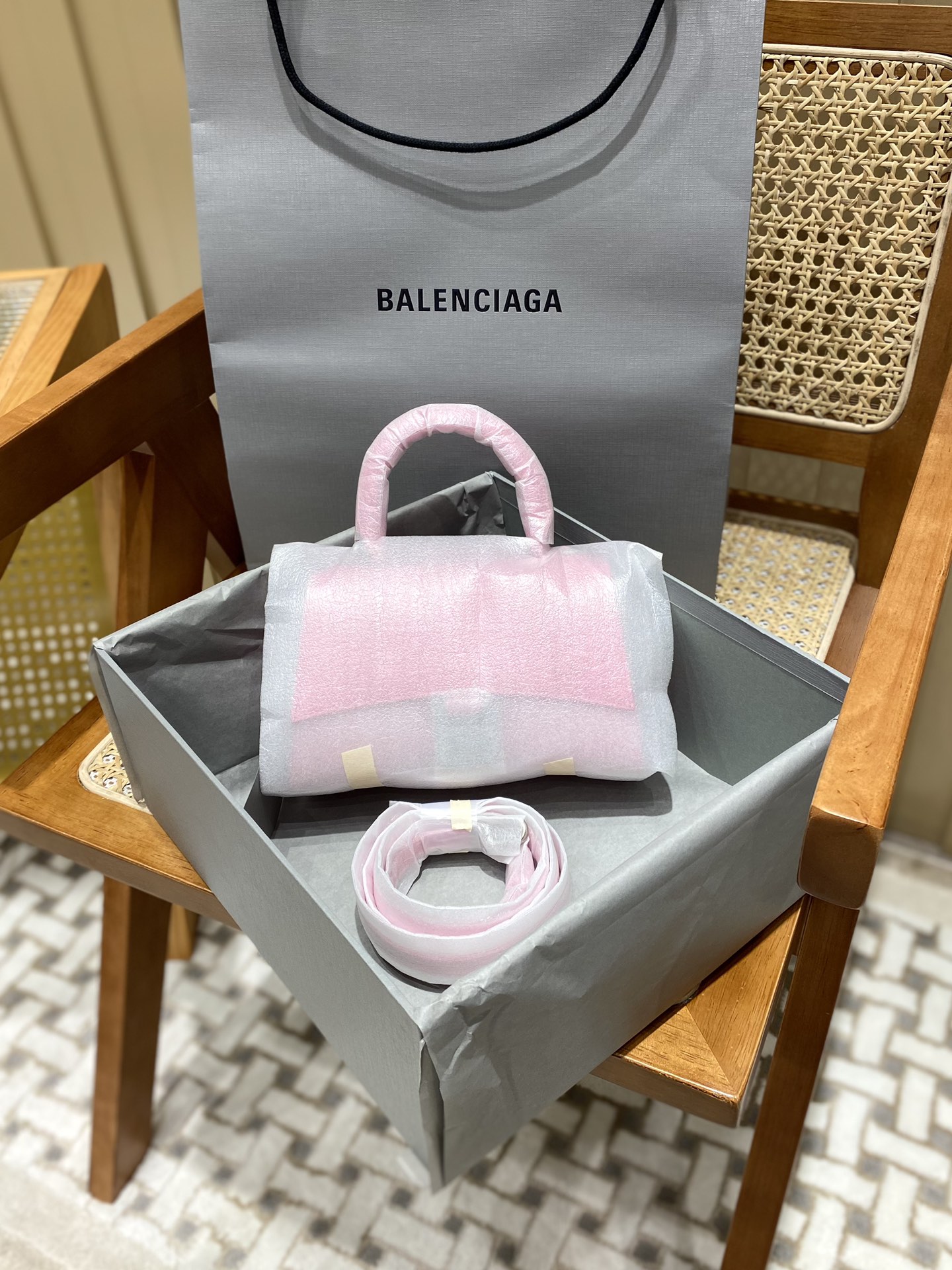 Balenciaga Hourglass XS 19CM BAG 鳄鱼纹沙漏包 592833粉色/银扣