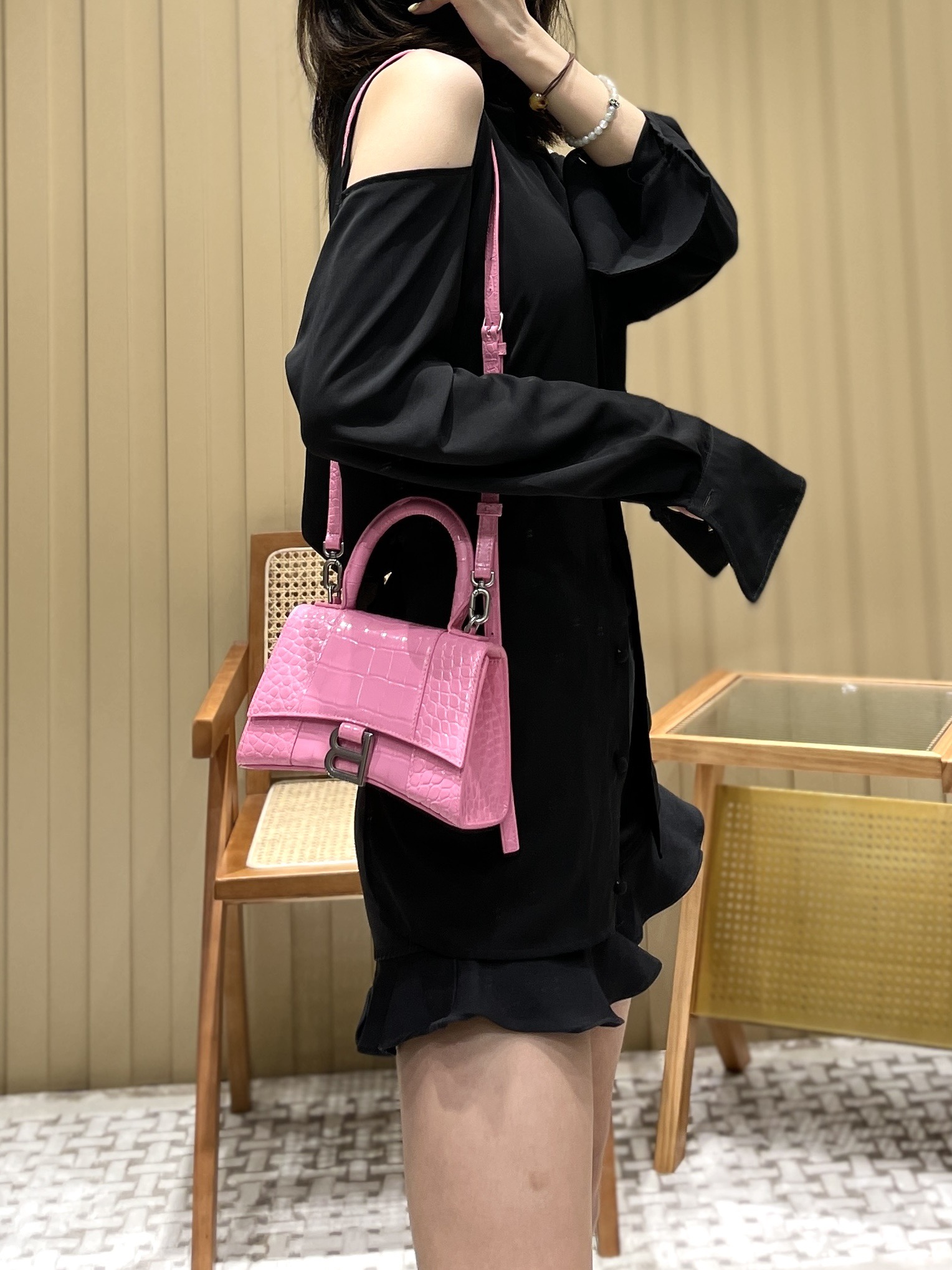 Balenciaga Hourglass XS 19CM BAG 鳄鱼纹沙漏包 592833粉色/银扣