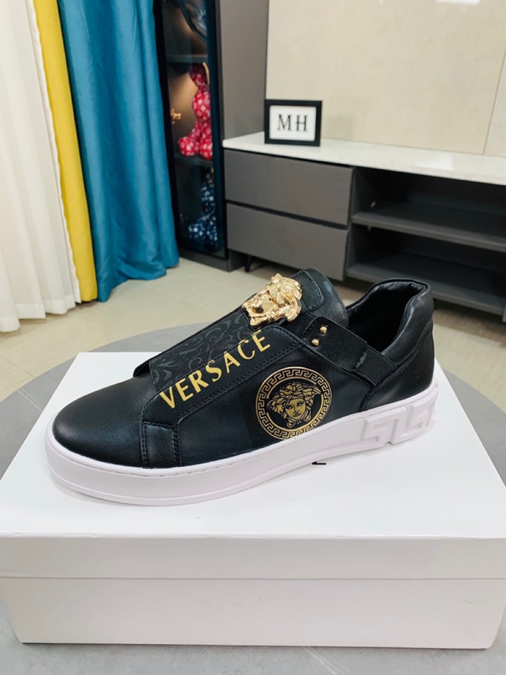 I5  VERSACE「 范思哲」休闲鞋正码
