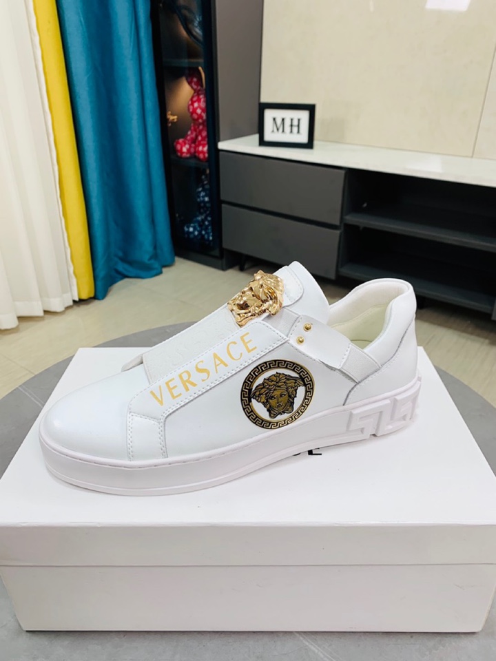 I5  VERSACE「 范思哲」休闲鞋正码