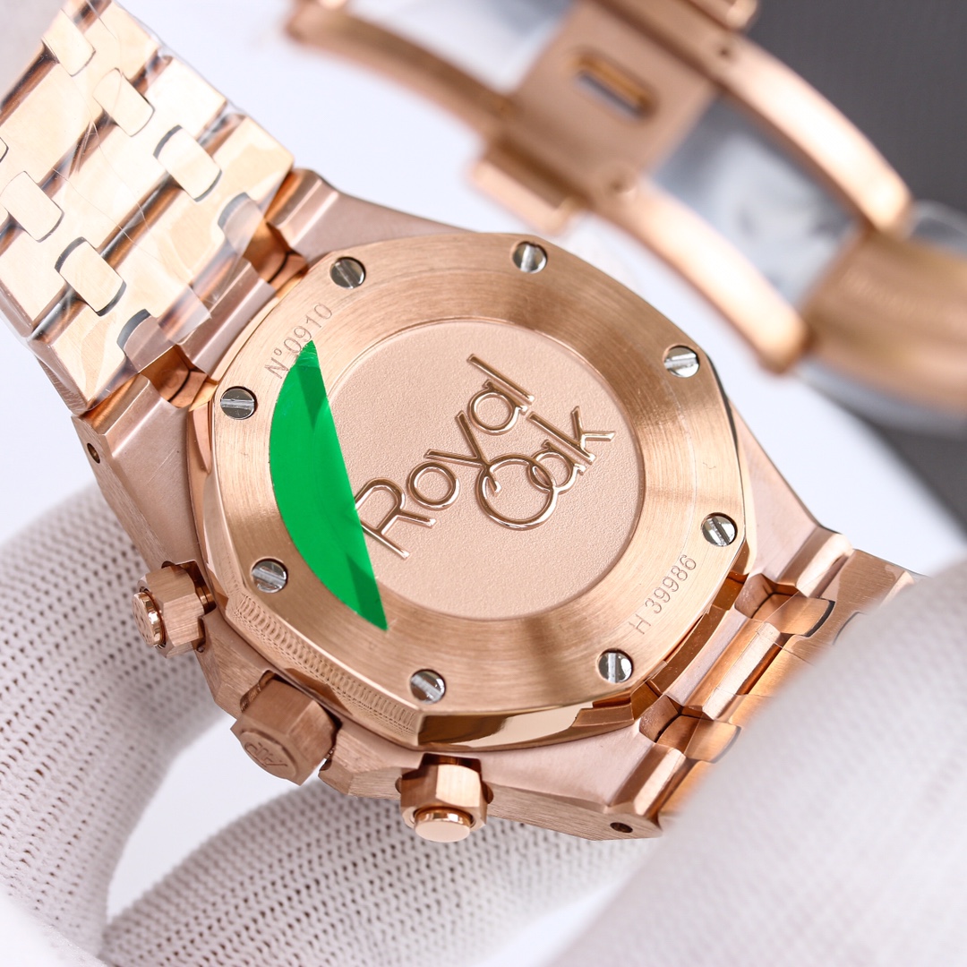 白钢1500,玫钢1600💰
H8新品 AP/爱彼 皇家橡树系列26331OR计时码表,采用同正品一致(6字位小秒)7750计时机芯,316精钢表壳通过拉丝和部分抛光打磨处理之后,展现出精致而硬气的独特气质,粗犷大气的41mm表盘,劲道十足,超强夜光显示,可以在任何环境下读取时间