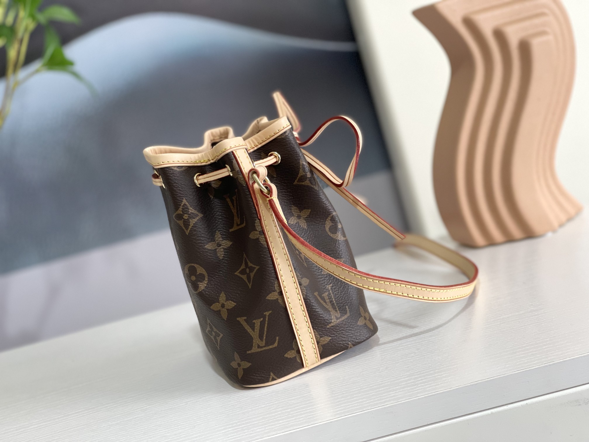 Louis Vuitton Haute Couture Classic Luxury Handbag Shoulder Crossbody 2