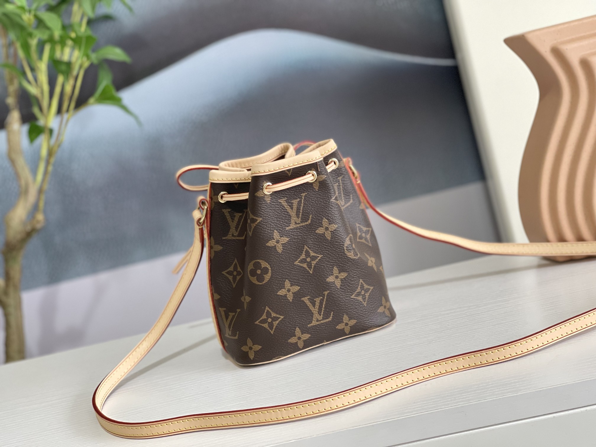 Louis Vuitton Haute Couture Classic Luxury Handbag Shoulder Crossbody 3