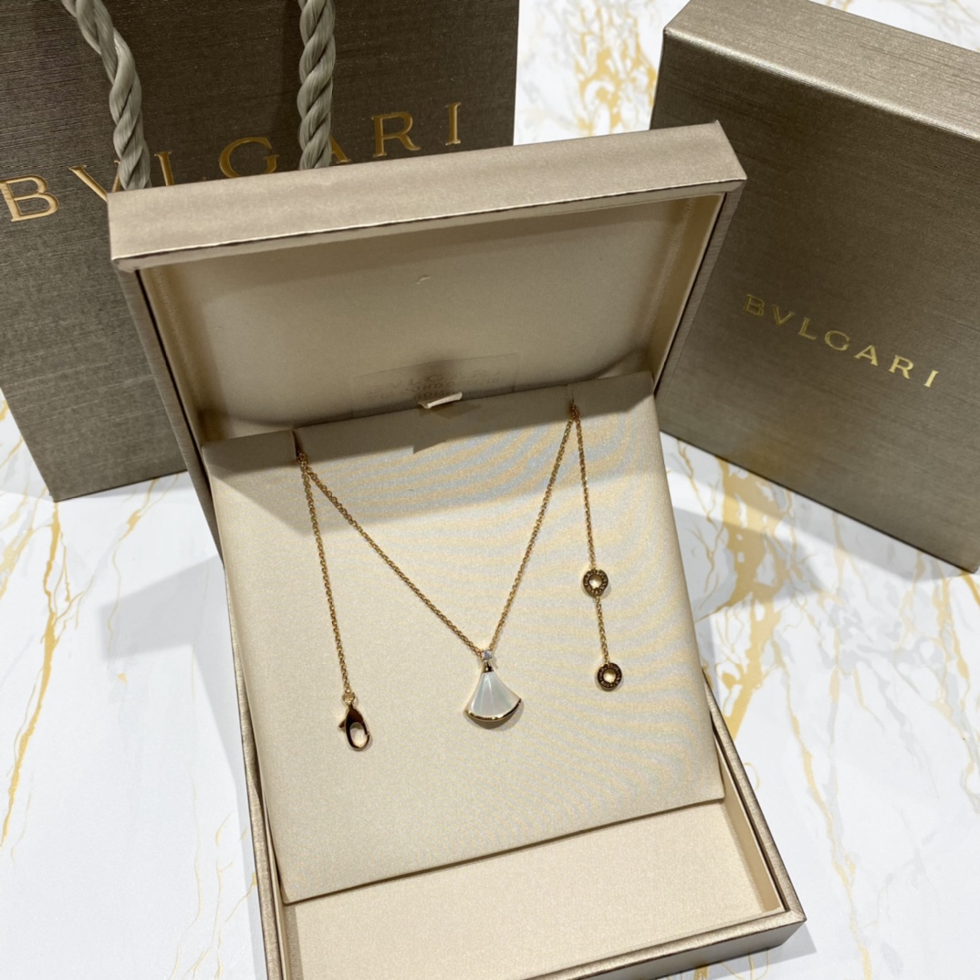 Bvlgari necklace