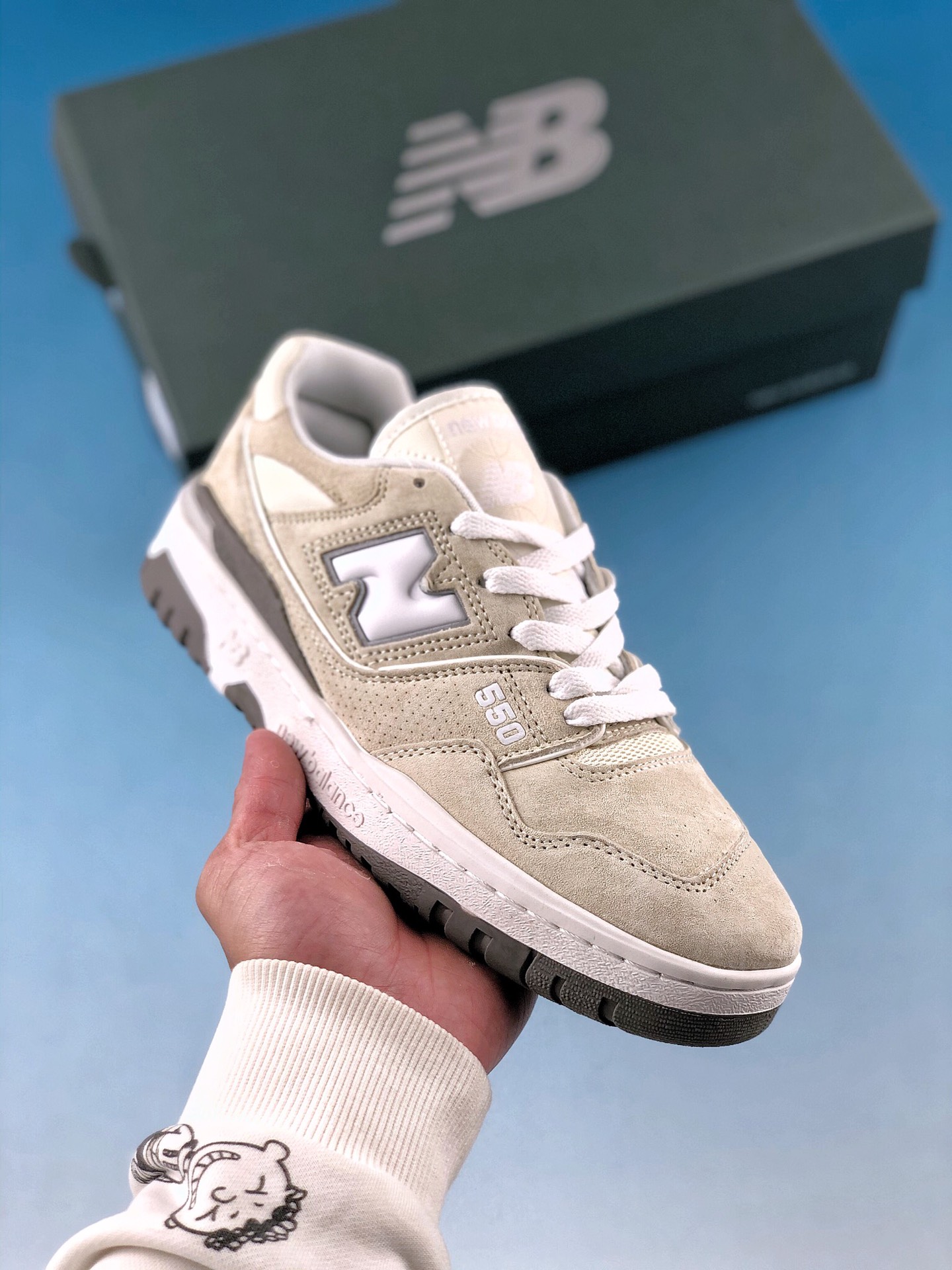 本地自取 支持放店
New Balance BB550系列 新平衡皮面中性休闲跑鞋 BB550UN1
尺码：36 37 37.5 38 38.5 39.5 40 40.5 41.5 42 42.5 43 44 45