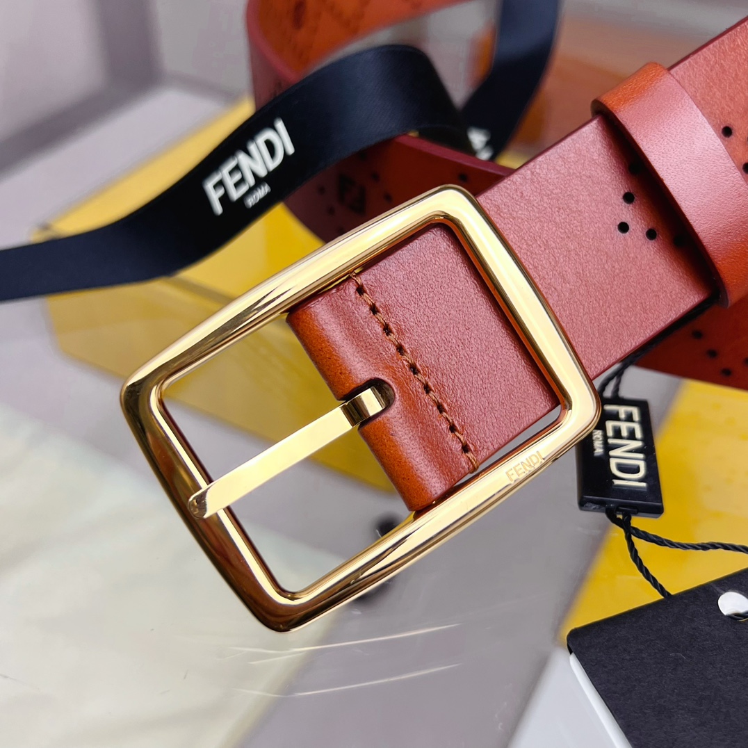 Fendi 五金做工精细 线条流畅 表面光滑 𝐙𝐏电镀工艺 香港通关【𝐇𝐀𝐀𝐒】 进口皮料
