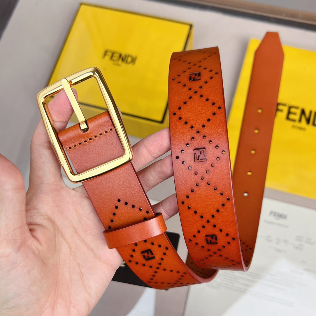Fendi 五金做工精细 线条流畅 表面光滑 𝐙𝐏电镀工艺 香港通关【𝐇𝐀𝐀𝐒】 进口皮料