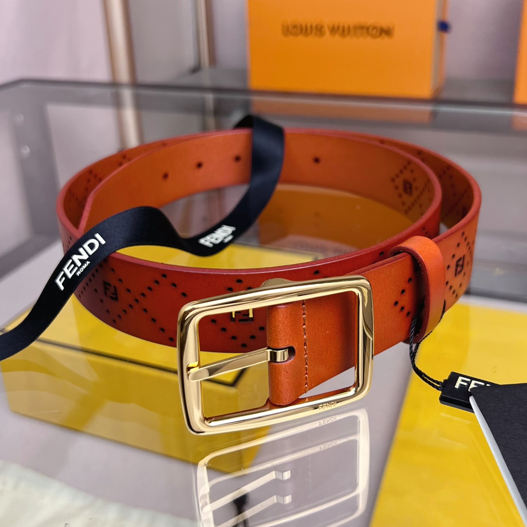 Fendi 五金做工精细 线条流畅 表面光滑 𝐙𝐏电镀工艺 香港通关【𝐇𝐀𝐀𝐒】 进口皮料