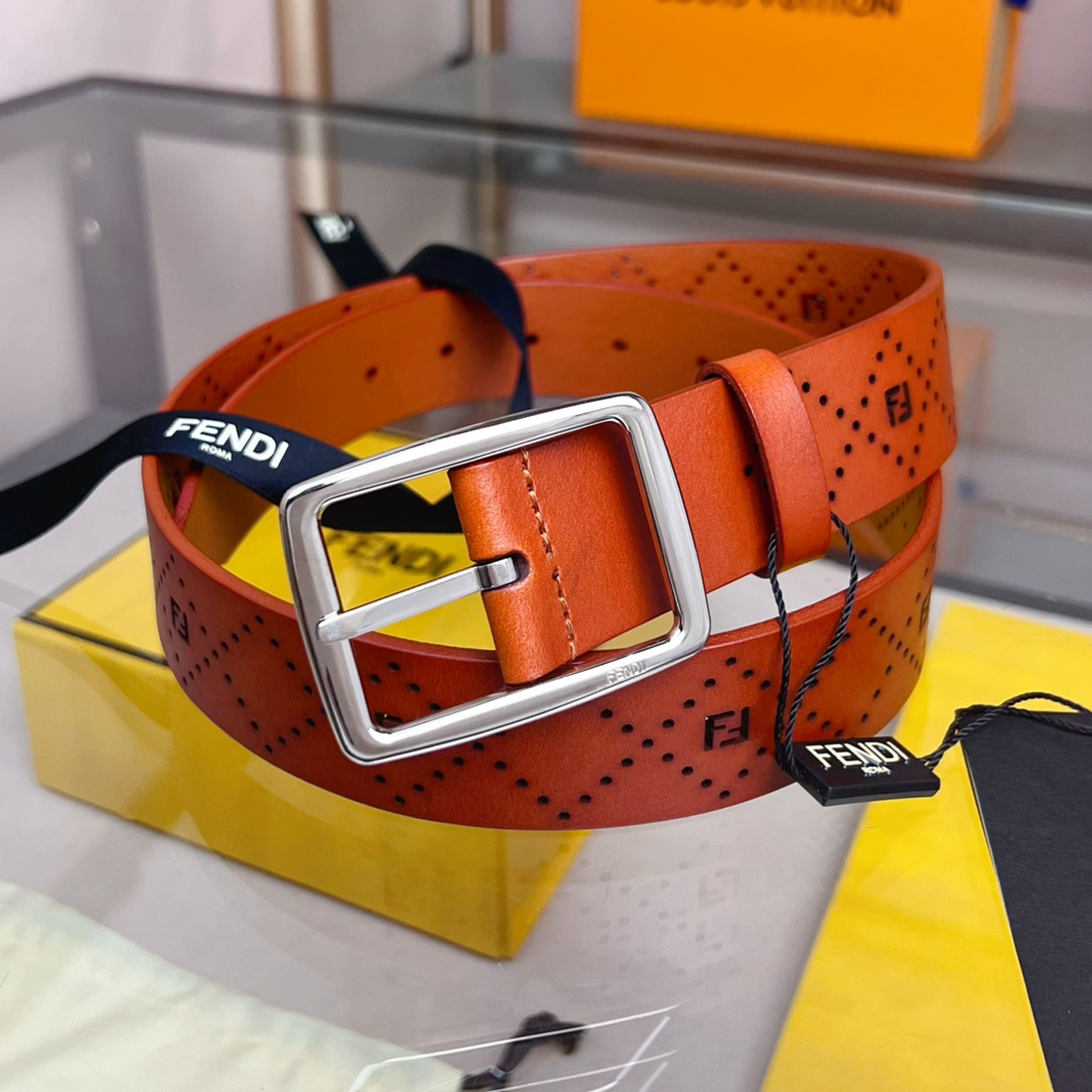 Fendi 五金做工精细 线条流畅 表面光滑 𝐙𝐏电镀工艺 香港通关【𝐇𝐀𝐀𝐒】 进口皮料