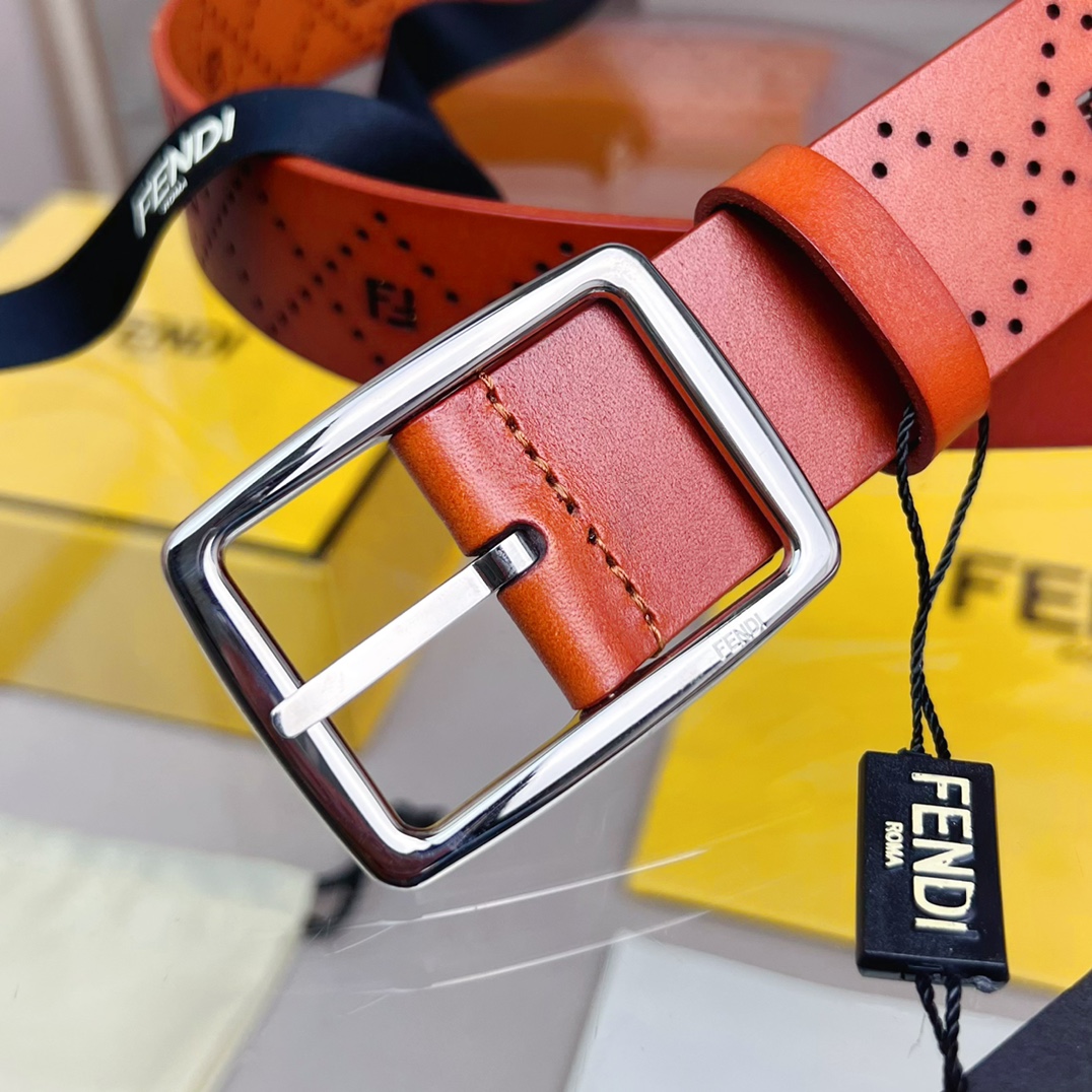 Fendi 五金做工精细 线条流畅 表面光滑 𝐙𝐏电镀工艺 香港通关【𝐇𝐀𝐀𝐒】 进口皮料