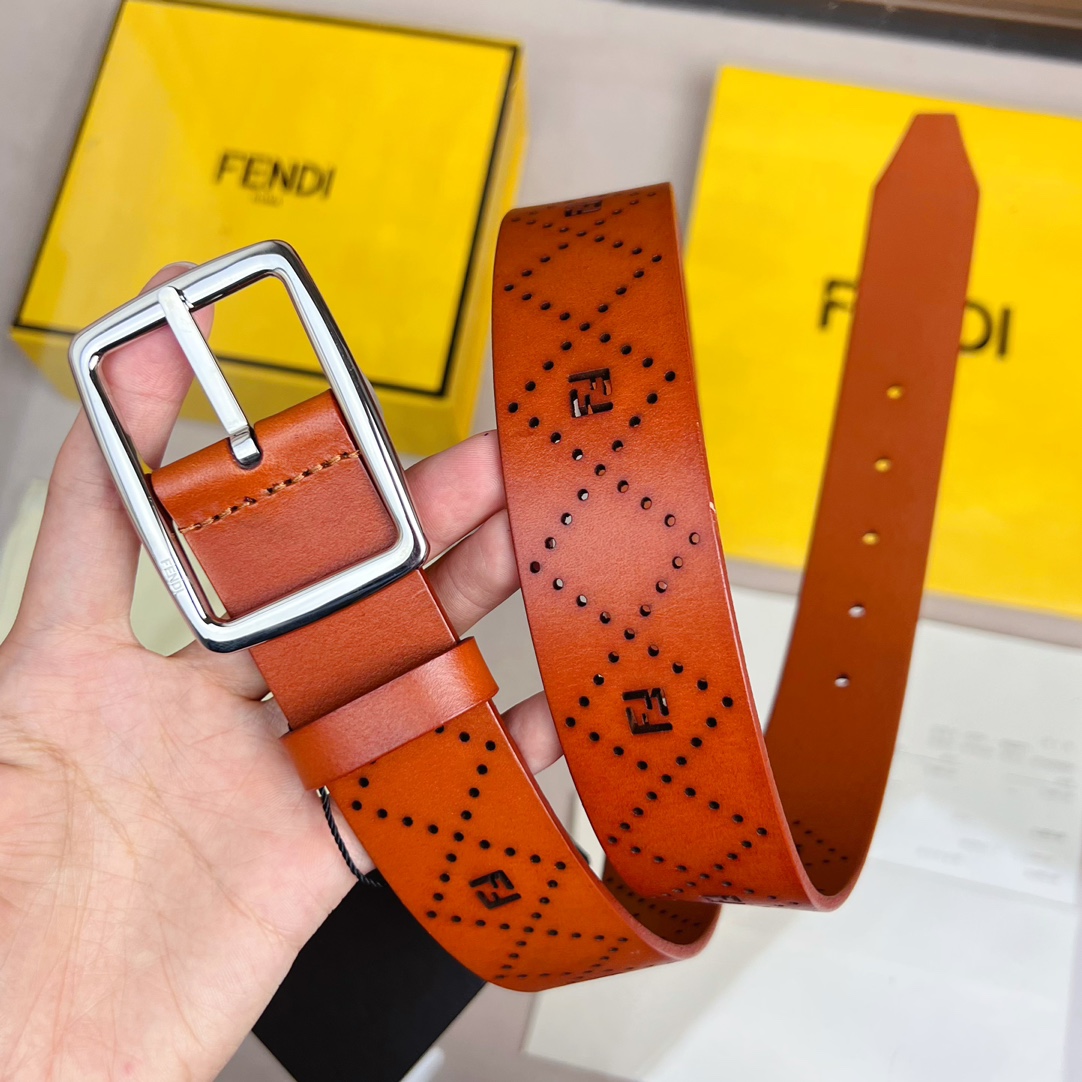 Fendi 五金做工精细 线条流畅 表面光滑 𝐙𝐏电镀工艺 香港通关【𝐇𝐀𝐀𝐒】 进口皮料