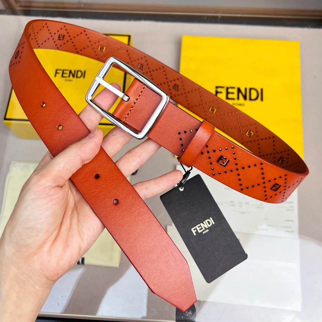 Fendi 五金做工精细 线条流畅 表面光滑 𝐙𝐏电镀工艺 香港通关【𝐇𝐀𝐀𝐒】 进口皮料