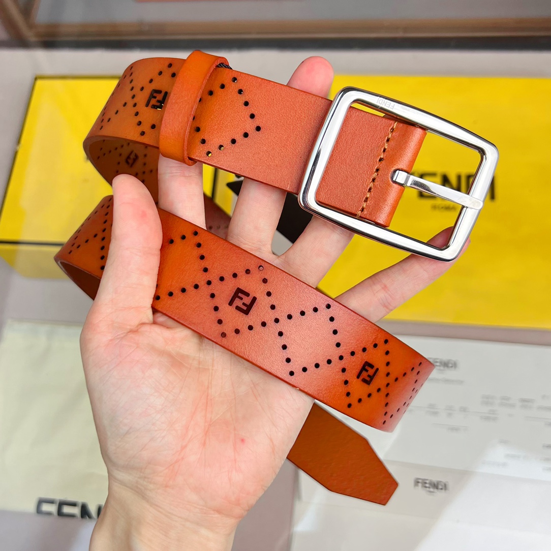 Fendi 五金做工精细 线条流畅 表面光滑 𝐙𝐏电镀工艺 香港通关【𝐇𝐀𝐀𝐒】 进口皮料