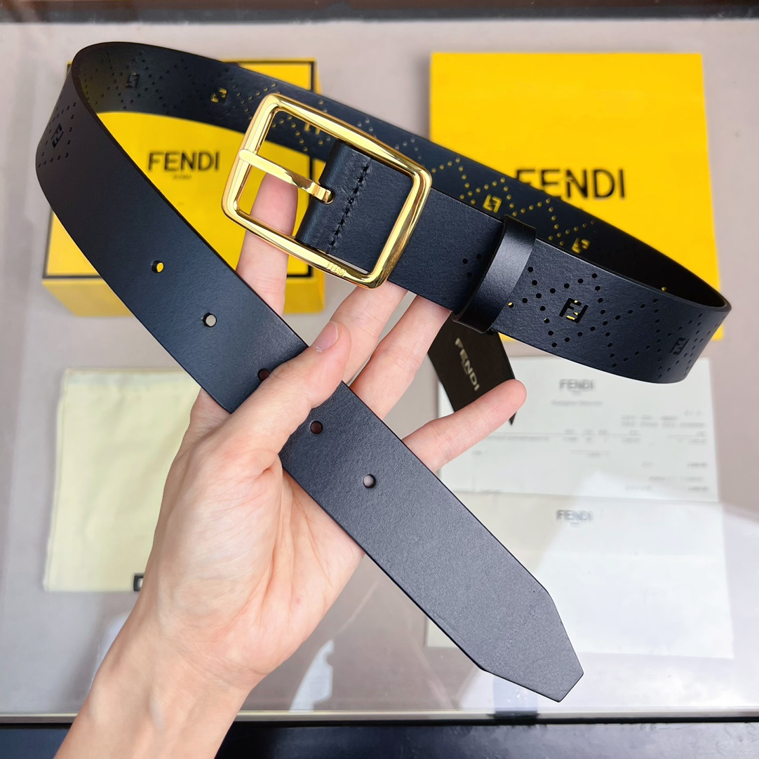 Fendi 五金做工精细 线条流畅 表面光滑 𝐙𝐏电镀工艺 香港通关【𝐇𝐀𝐀𝐒】 进口皮料