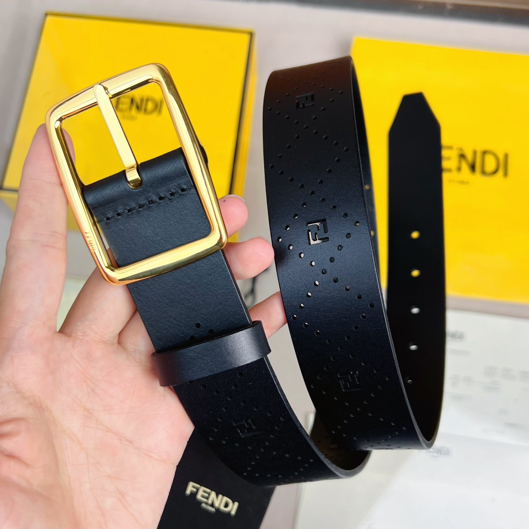 Fendi 五金做工精细 线条流畅 表面光滑 𝐙𝐏电镀工艺 香港通关【𝐇𝐀𝐀𝐒】 进口皮料