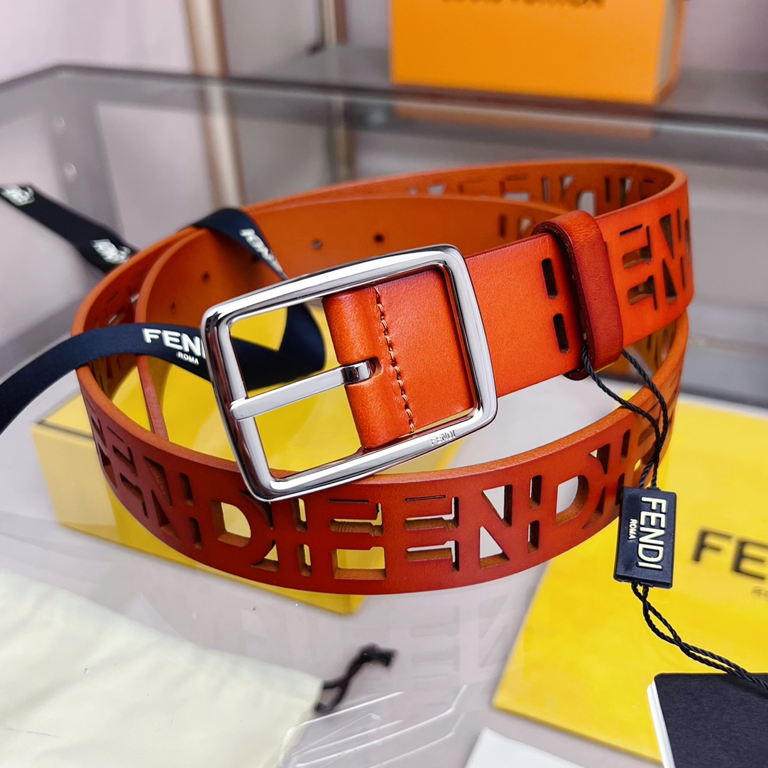 Fendi 五金做工精细 线条流畅 表面光滑 𝐙𝐏电镀工艺 香港通关【𝐇𝐀𝐀𝐒】 进口皮料