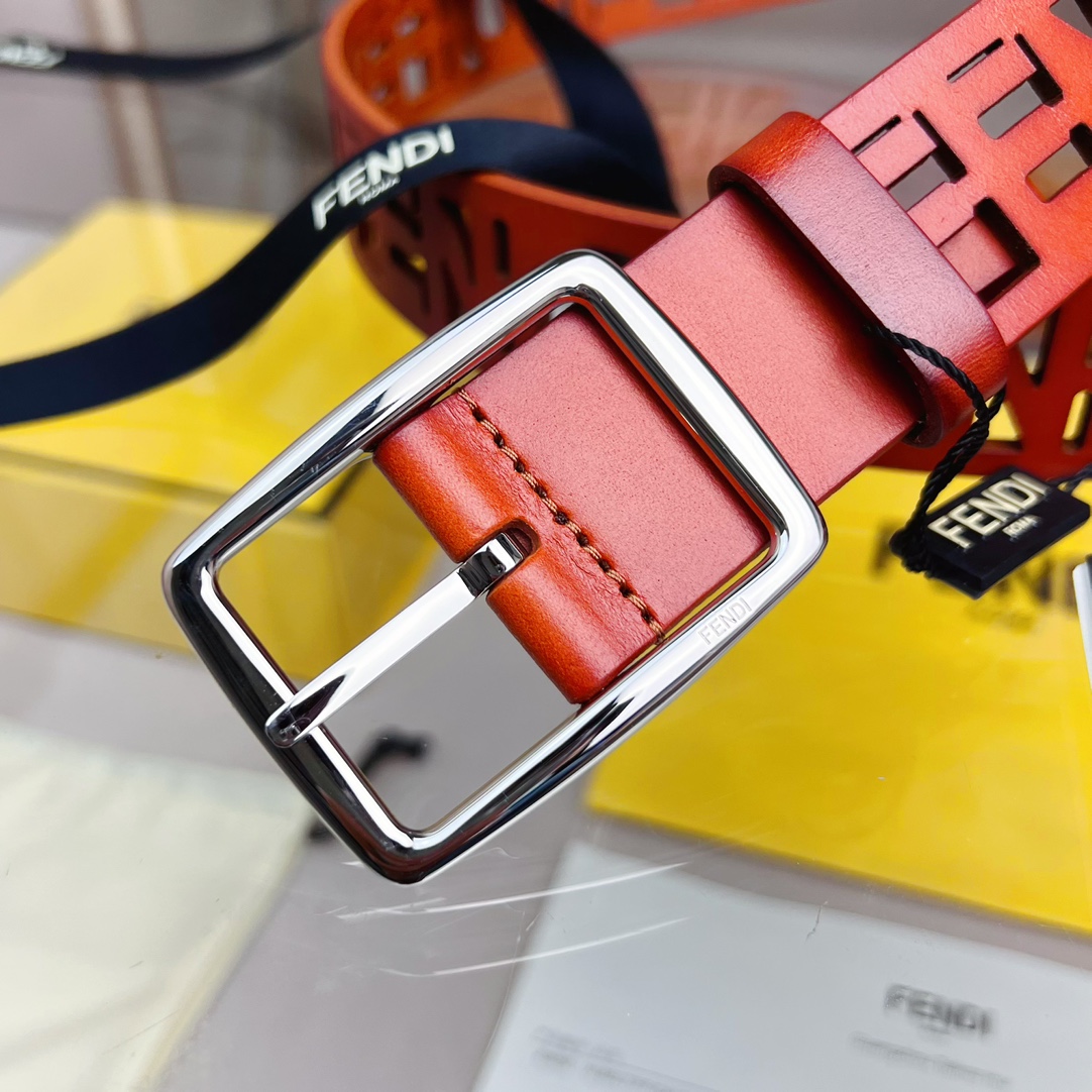 Fendi 五金做工精细 线条流畅 表面光滑 𝐙𝐏电镀工艺 香港通关【𝐇𝐀𝐀𝐒】 进口皮料