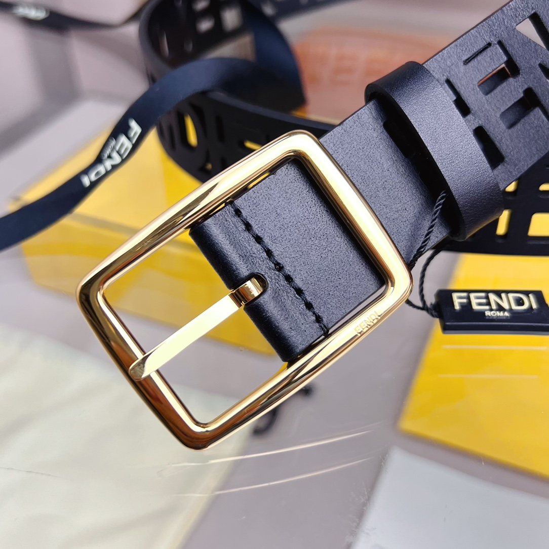 Fendi 五金做工精细 线条流畅 表面光滑 𝐙𝐏电镀工艺 香港通关【𝐇𝐀𝐀𝐒】 进口皮料
