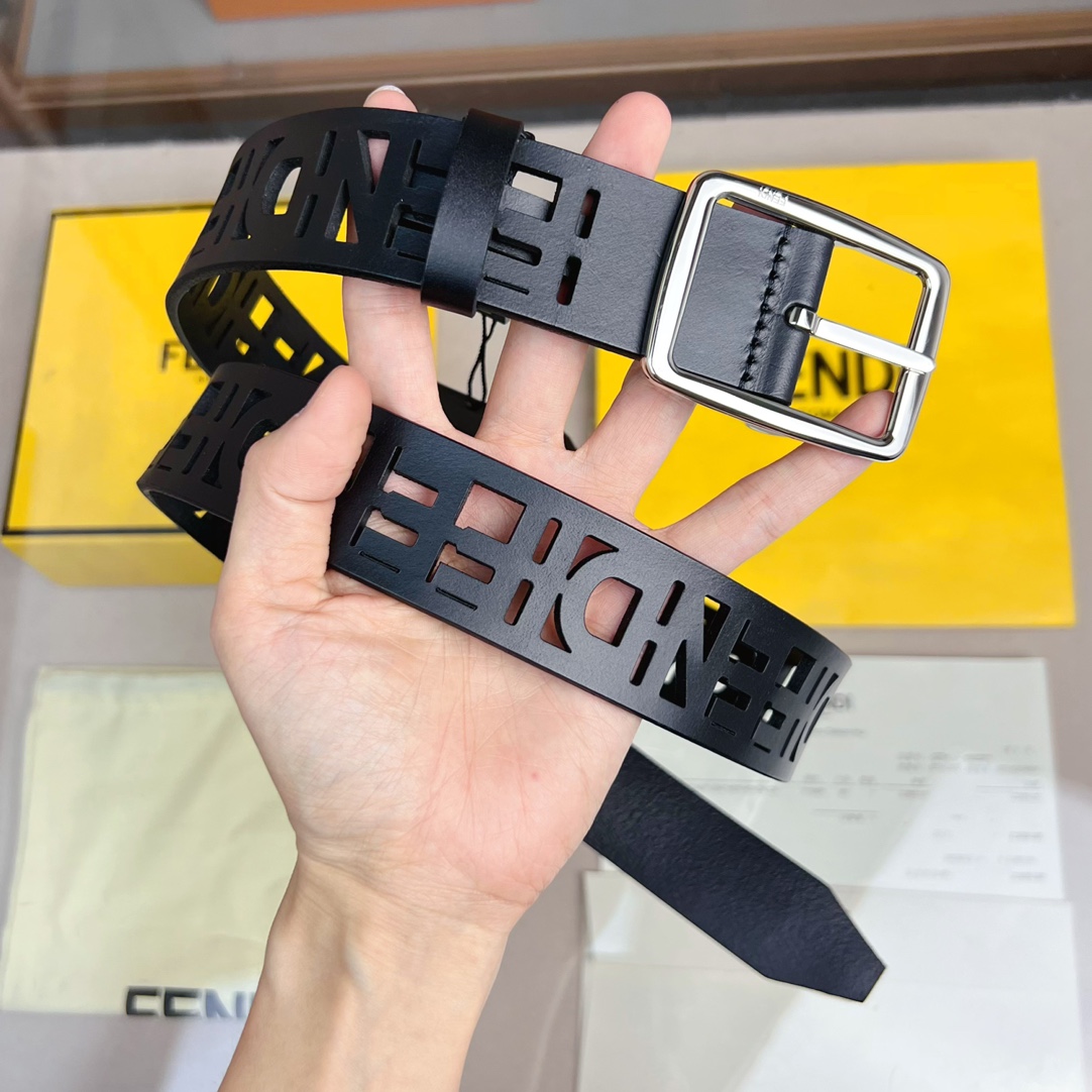 Fendi 五金做工精细 线条流畅 表面光滑 𝐙𝐏电镀工艺 香港通关【𝐇𝐀𝐀𝐒】 进口皮料