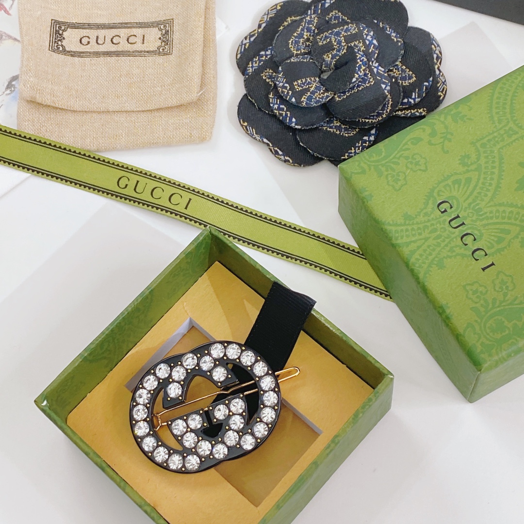 Trendy Double-G Hair Clips by Gucci: Elegant, Cute, and Stylish Accessory - 图片 8