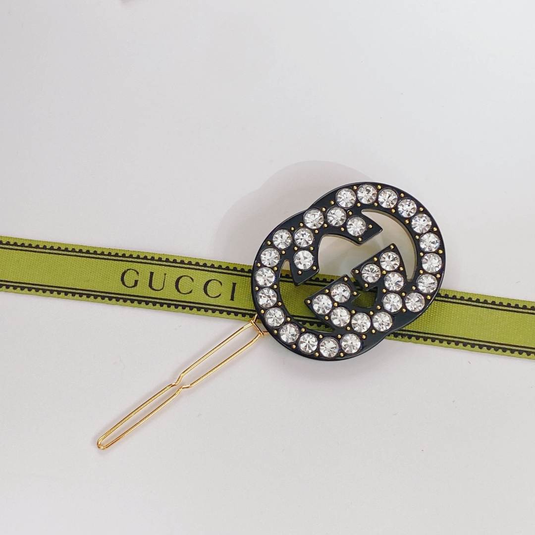 Trendy Double-G Hair Clips by Gucci: Elegant, Cute, and Stylish Accessory - 图片 7