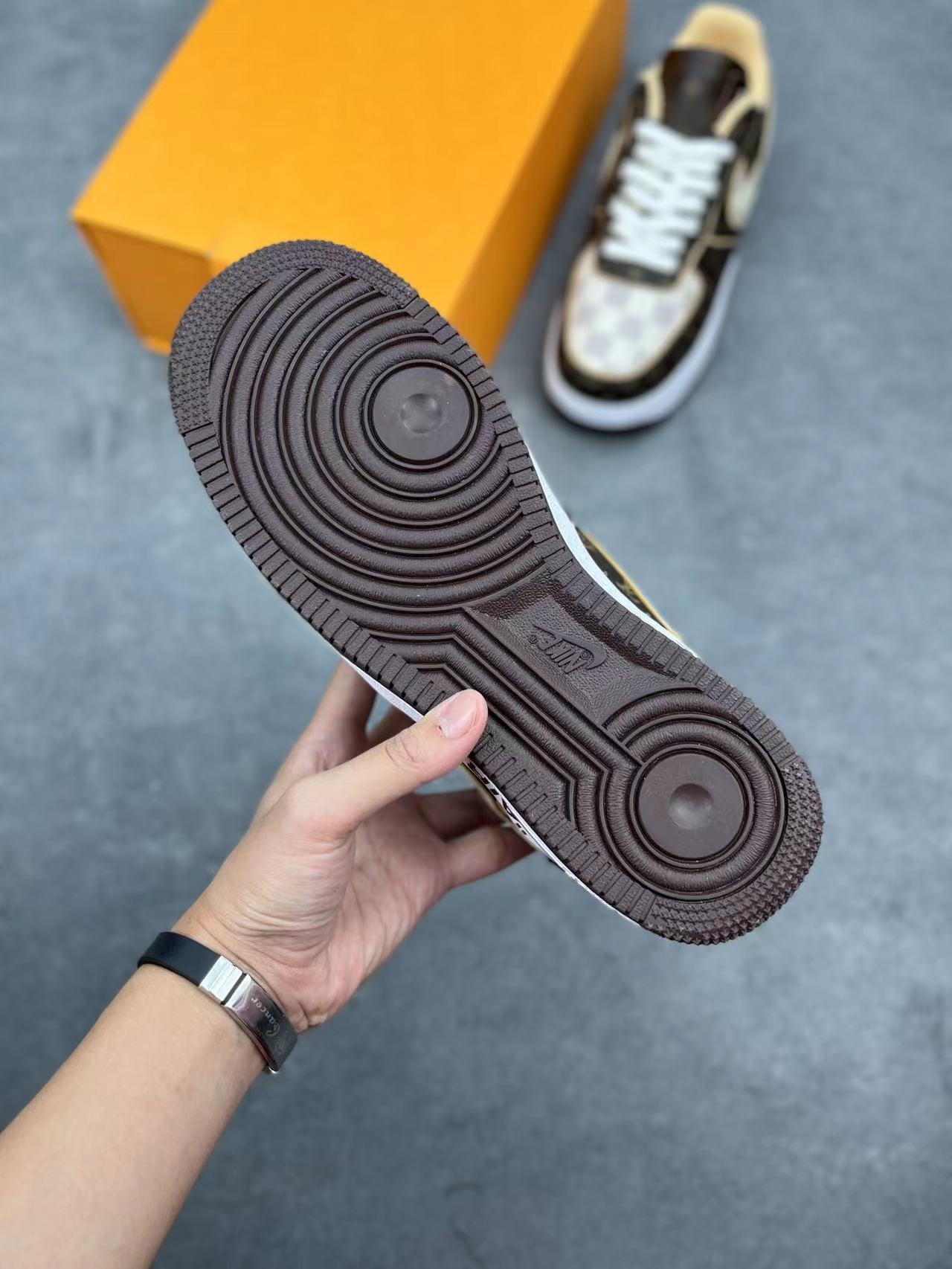 Nike Air Force 1 x Louis Vuitton Collaboration - Premium Designer Sneakers 7 i1652300185 7134 5