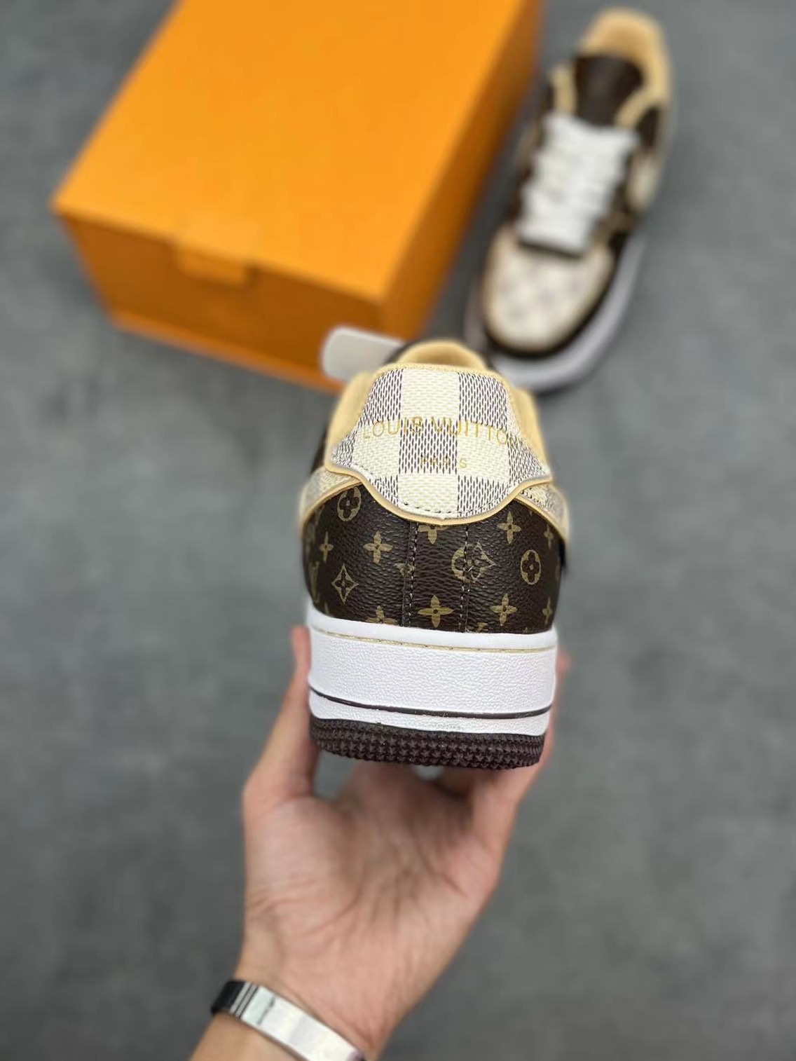 Nike Air Force 1 x Louis Vuitton Collaboration - Premium Designer Sneakers 5 i1652300185 976 3
