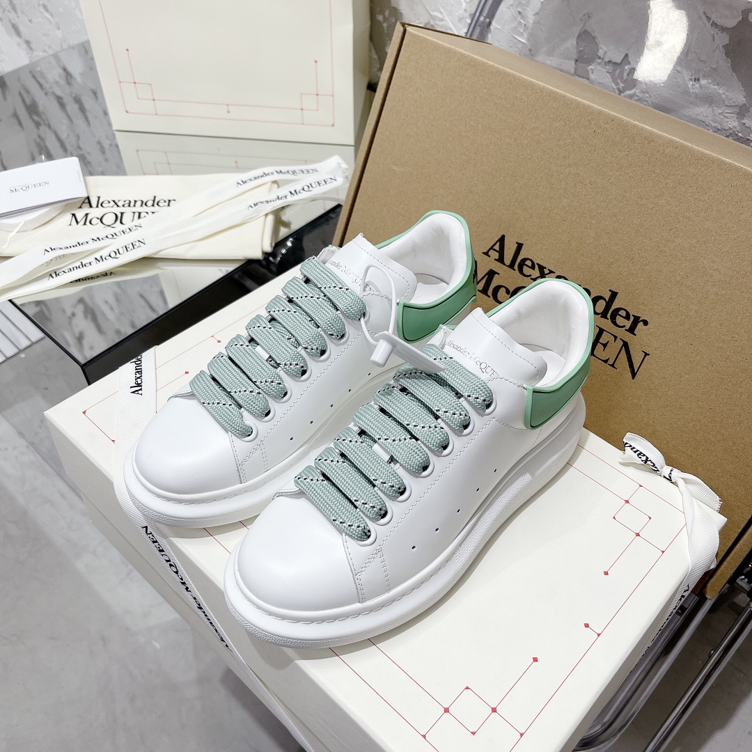 Película verde # ¡Nivel de compra exclusivo! ! Alexander McQueen ha sido popular durante N años. Es un zapato…