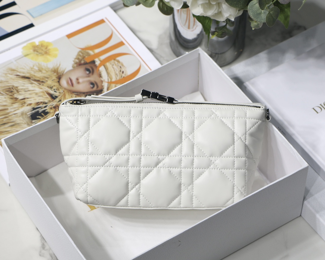 DIOR TRAVEL NOMAD клатч кожа телятины стёганый узор каннаж средний