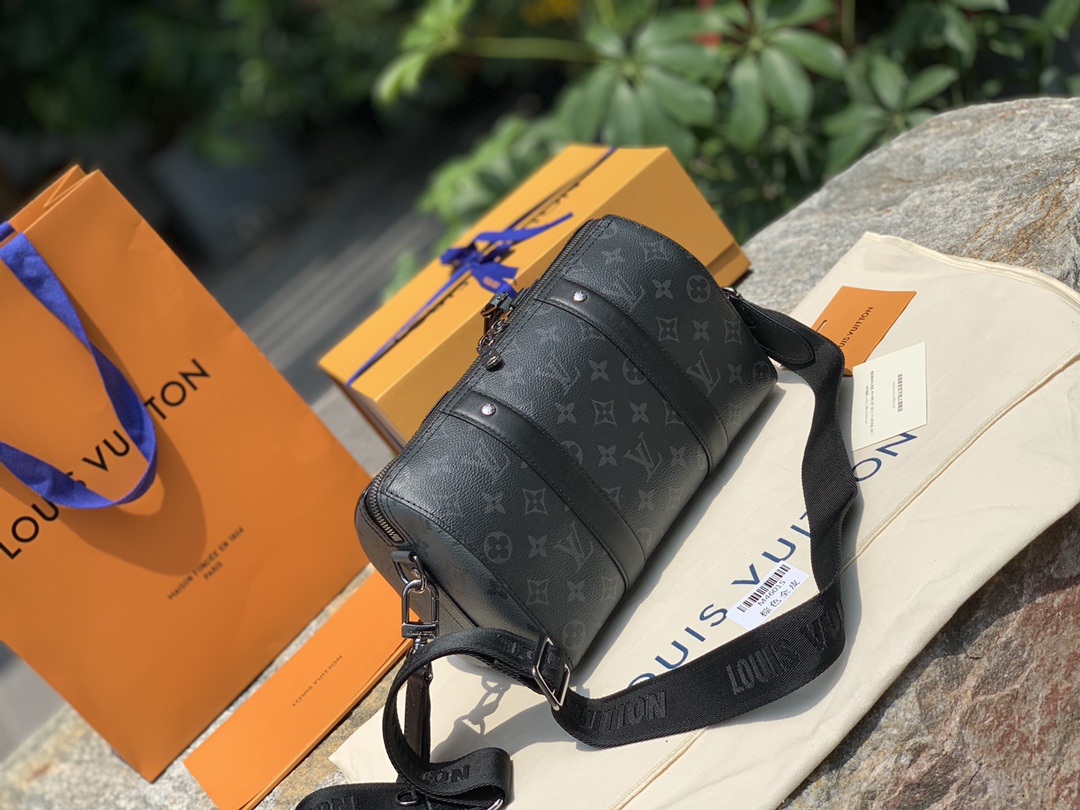 🌼 m45936尺寸27 x 17 x 13 cm‬海外原厂渠道货！史上最帅的city kee🌼Pall