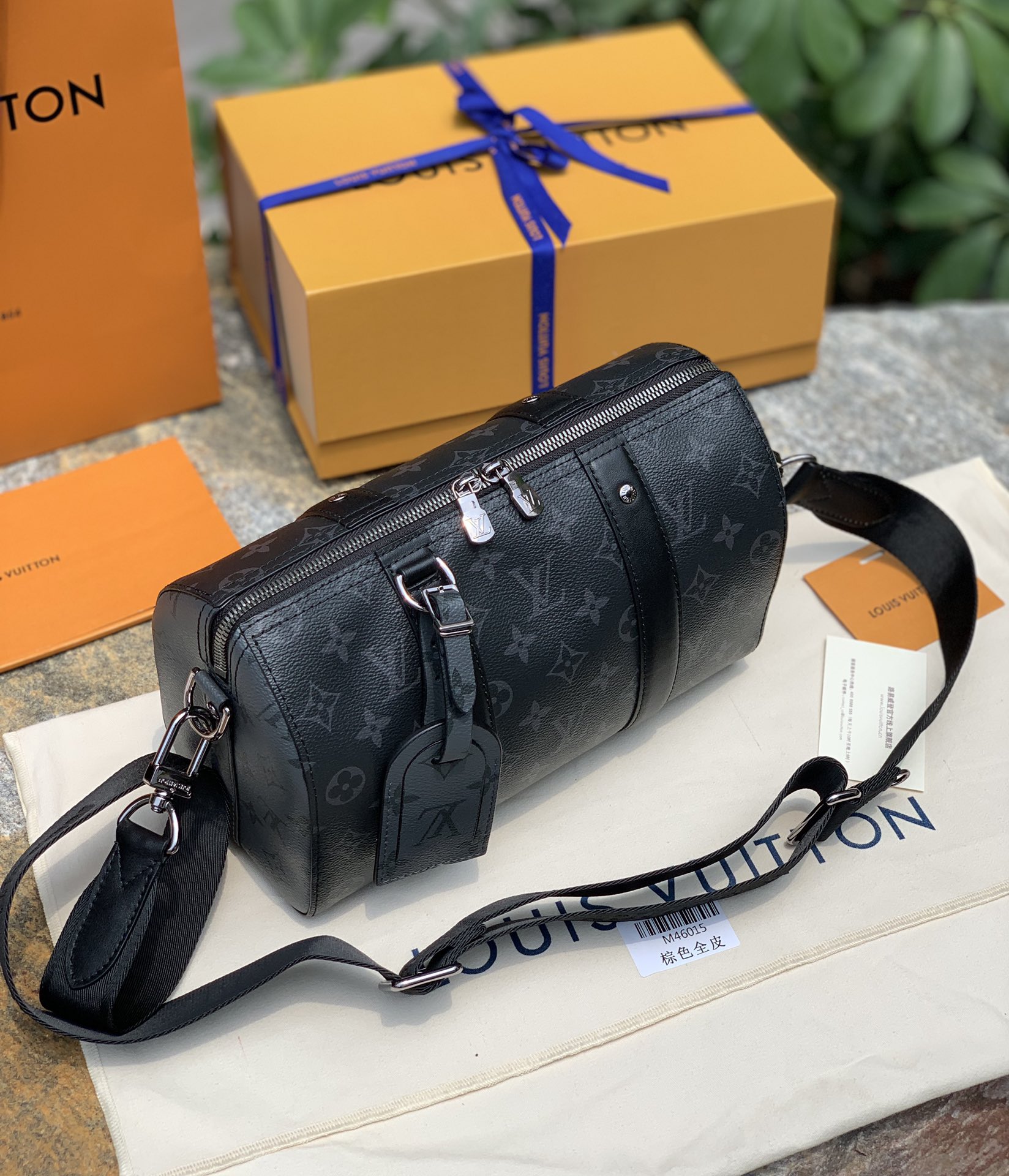 🌼 m45936尺寸27 x 17 x 13 cm‬海外原厂渠道货！史上最帅的city kee🌼Pall