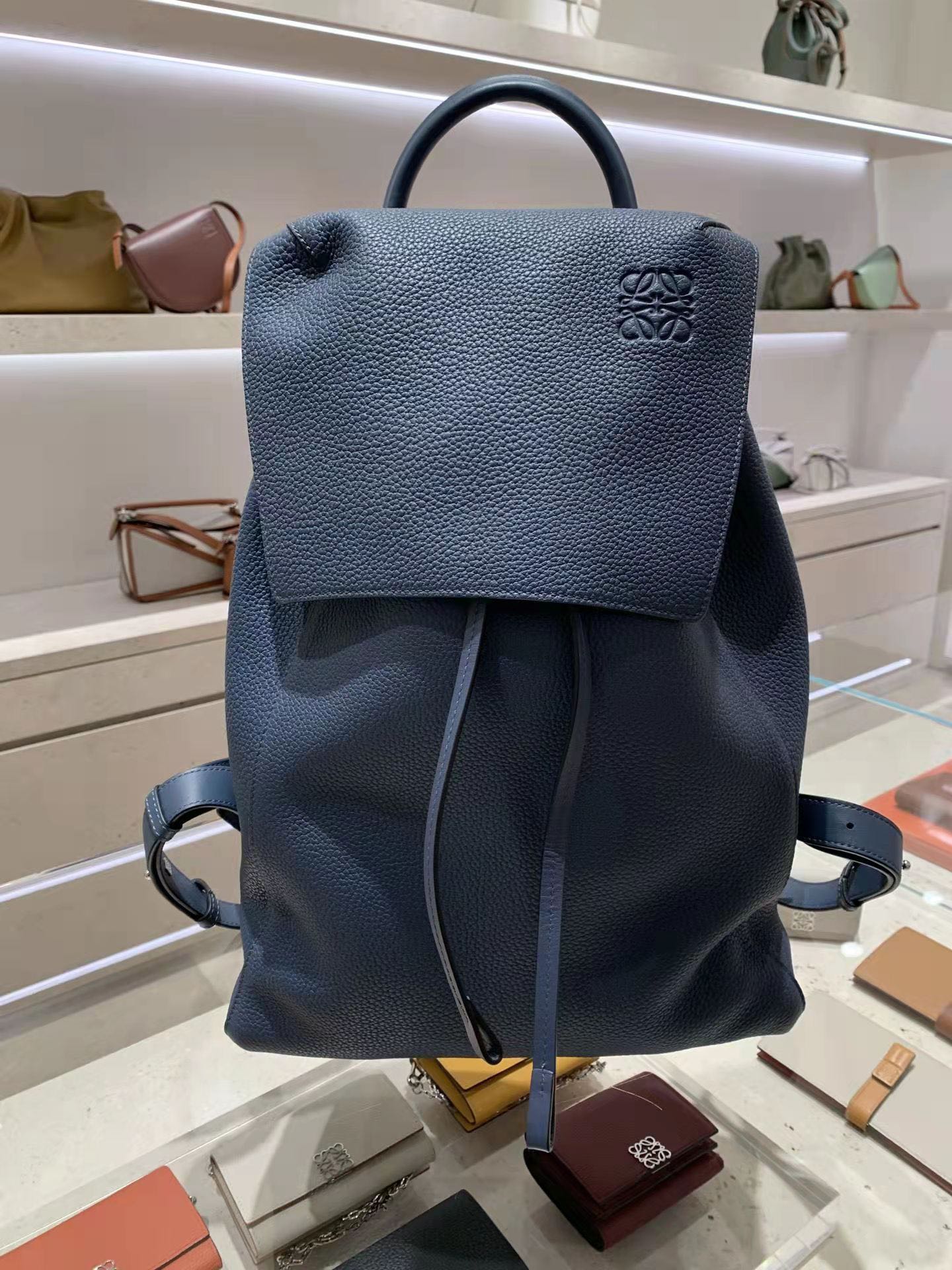 Loewe罗意威 粒面牛皮抽绳背包 蓝色