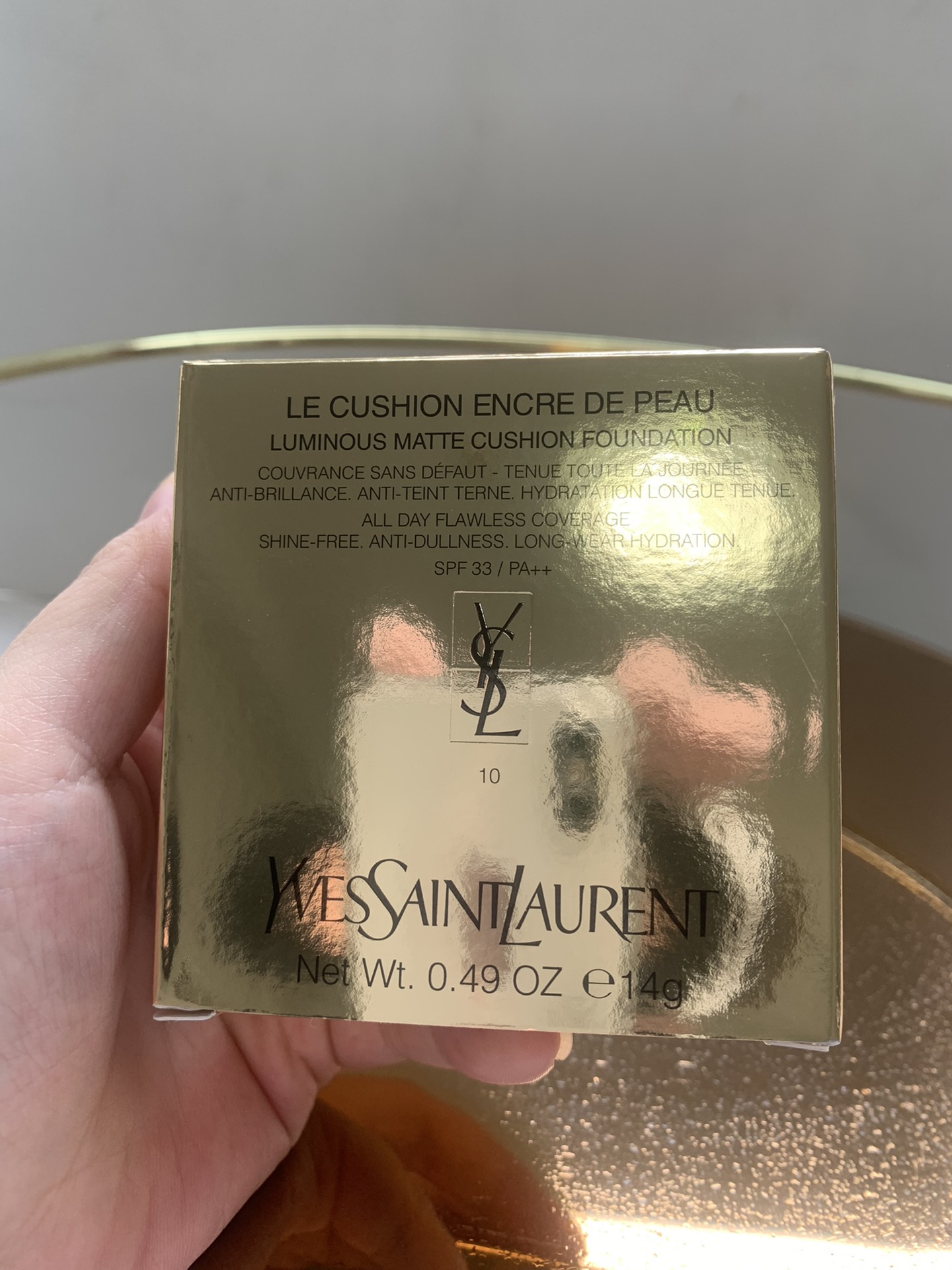 Se puede equipar con etiqueta en chino, modelo de bajo precio y alto volumen✔️ Yves Saint Laurent Cushion de cuero negr…