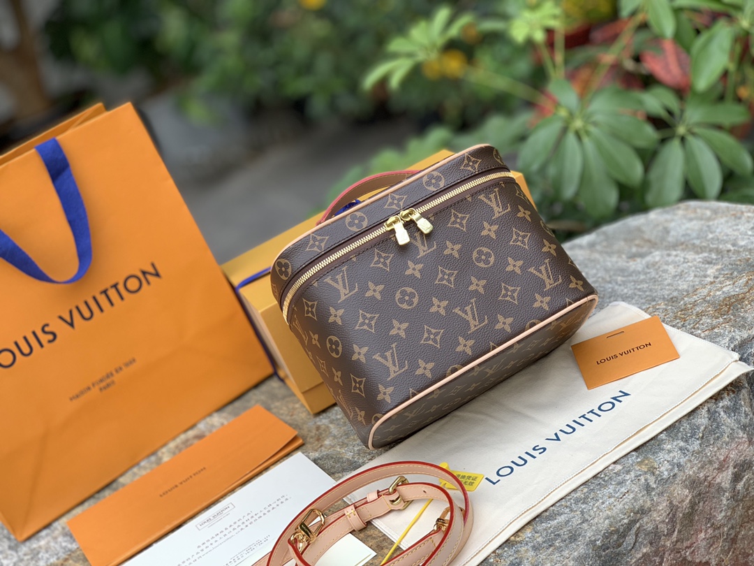 非市场普通货 进口皮料半钢五金 m42265尺寸‬24 x 18 x 14.5 cm能装下全世界的NIC