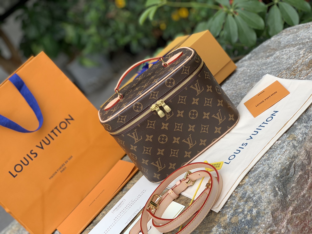 非市场普通货 进口皮料半钢五金 m42265尺寸‬24 x 18 x 14.5 cm能装下全世界的NIC