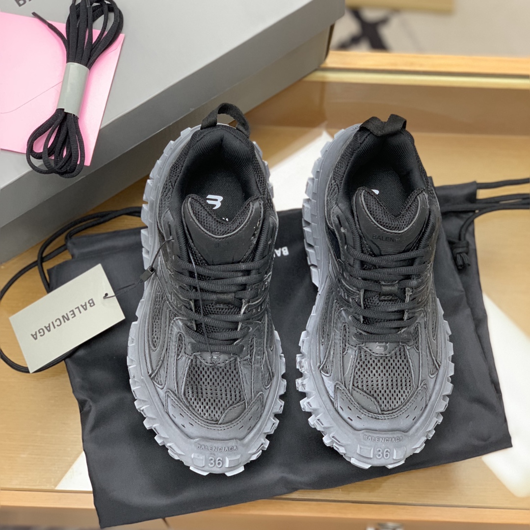 BALENCIAGA巴黎世家 皮革且以尼龙和网布材质巴黎情侣款鞋
