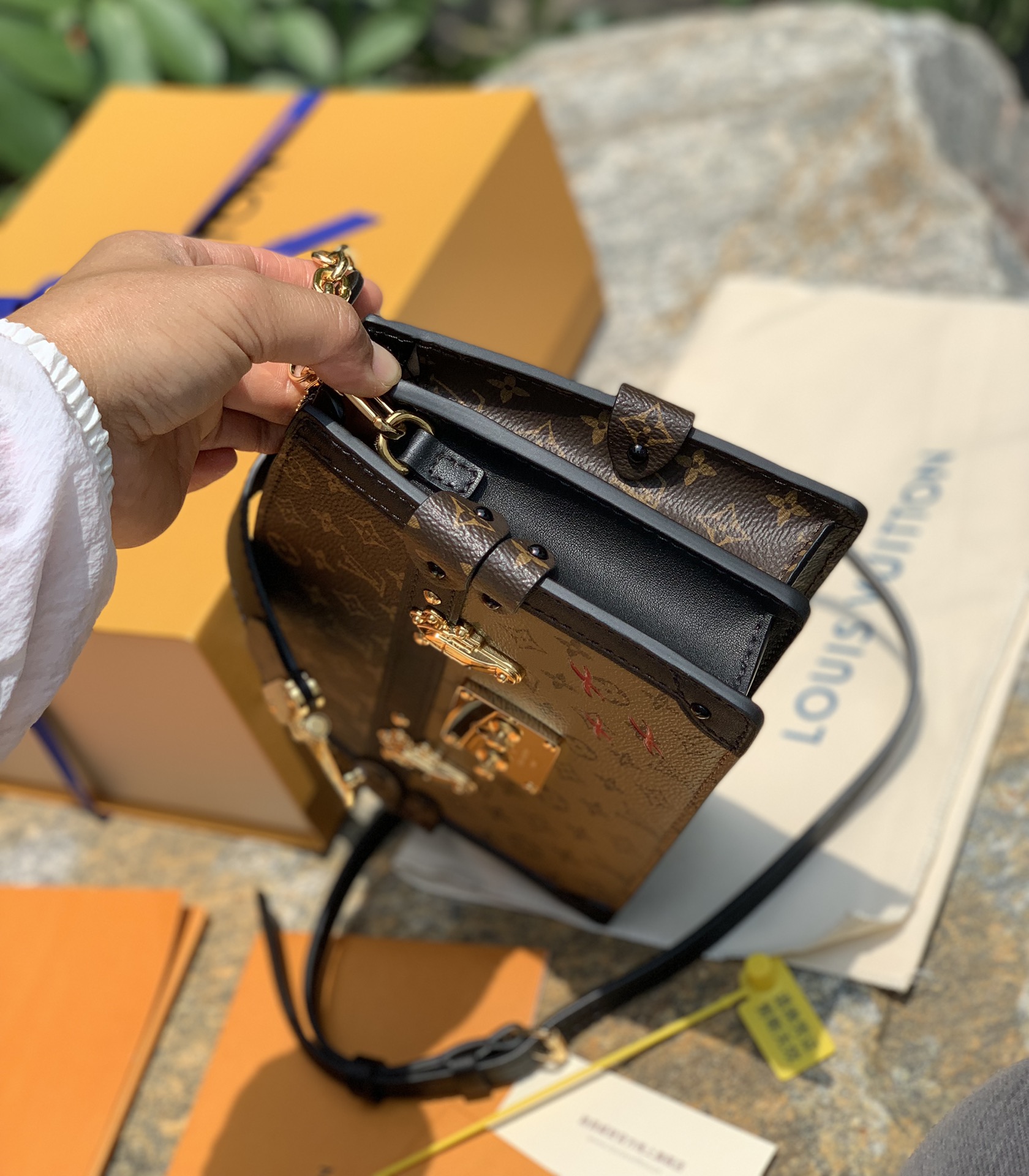 🌼 m43596尺寸‬20 x 12 x 5.5 cm百分百原厂货！官网售w7➕！难买度加一的软盒子tr