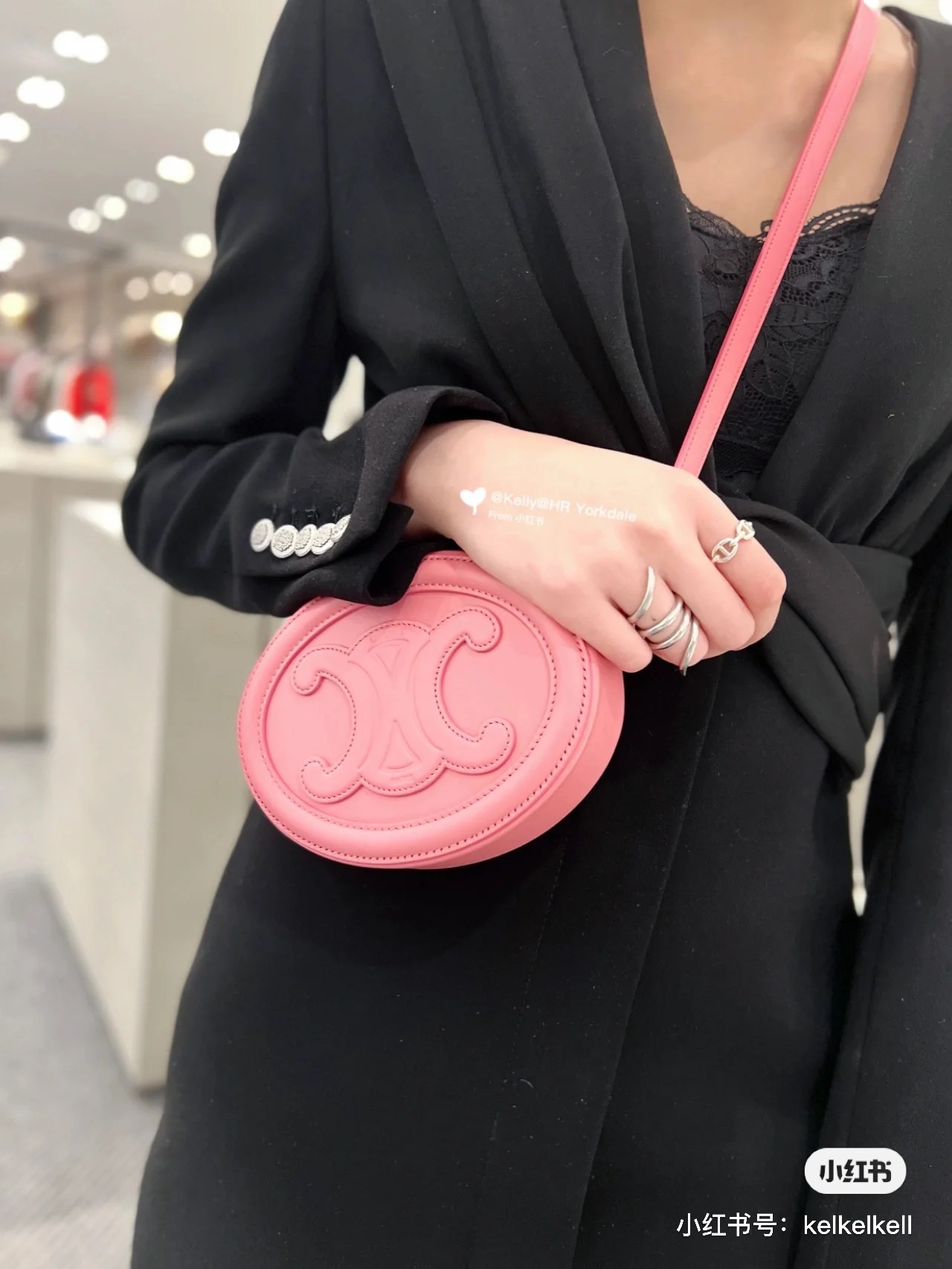 CELINE 光滑牛皮革斜挎椭圆形猪鼻子包 198603粉色