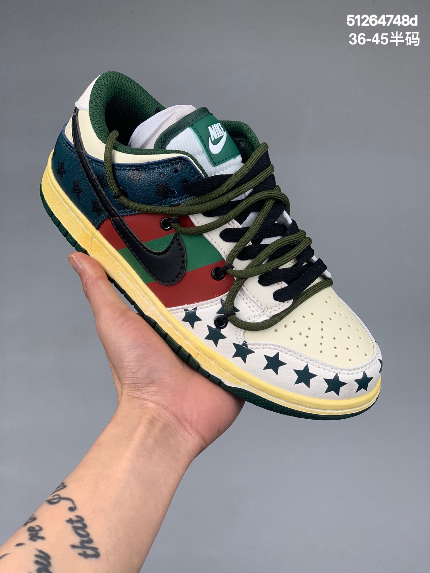 本地
Nike SB Dunk Low 休闲运动板鞋 以前