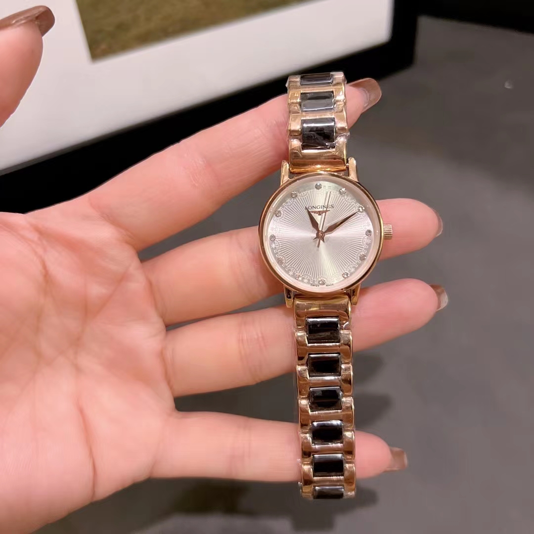 K0  陶瓷. 浪琴 Longines 简约时尚 女士腕表，精致做工，风格时尚潮流，进口石英机芯，矿物强化玻璃镜面， 表带材质316精钢，表扣蝴蝶双按扣，直径30MM，厚8mm～～，轻奢简约，时尚百搭，实物拍摄，品质如一