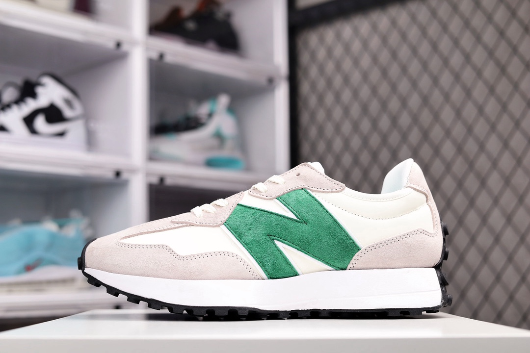 G5 新百伦 New Balance 327 复古先锋 NB327 系列复古休闲运动慢跑鞋，上世纪 70 年代的意大利街头风格NB新百伦 全新 New Balance 327 系列，以更纯粹的复古风格设计打造的全新造型993RC
