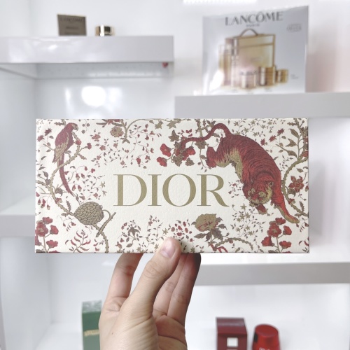 Dior Perfume Miniature Set - A Luxurious Fragrance Collection for Women 1 Dior Perfume Miniature Set - A Luxurious Fragrance Collection for Women