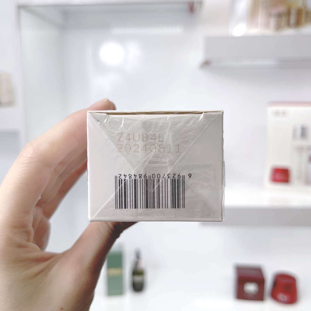 Louis Vuitton Haute Couture Couture Beauty Luxury Makeup Lipstick 5